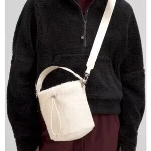 Lululemon Athletica Crossbody Fleece Bucket Bag White Opal Women's Size 2.5L